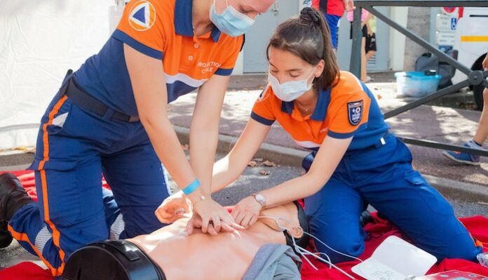 michel-e-fSO8pdTu8Pk-unsplash cpr-renewal