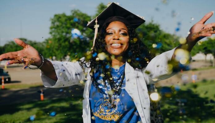 pexels-joshua-mcknight-442355-1139317 college