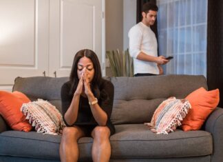 Couple Working Through Idaho Divorce Laws