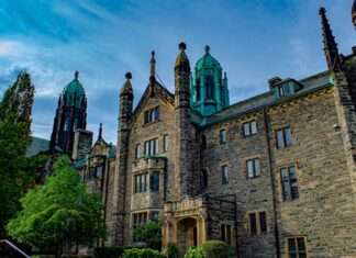 5 Most Beautiful University Campuses In Ontario, Canada