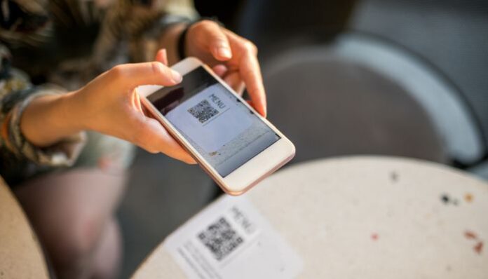 Scan QR Code Woman Using QR Code Dating