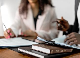 Legal Love: How Family Law Shapes Healthy Relationships Lawyers Discussing Family Case