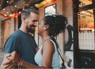 Couple Who Met Online Getting Married