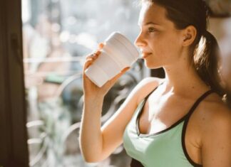 gym woman drinking