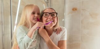 How To Keep Your Teeth Healthy And White With Little Effort