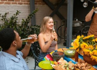 Creating Outdoor Hosting Spaces That Feel Comfortable Year-Round