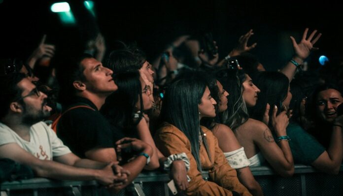 valentin-lacoste-wfz7fdJgXUc-unsplash (1) concert tickets