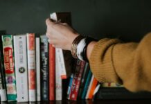 Should You Read For Entertainment Or Education?
