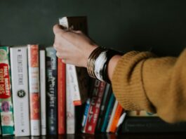 Should You Read For Entertainment Or Education?