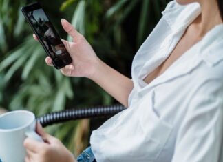 How You Can Reclaim Your Attention Span In The Age Of “Brain Rot”