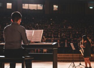3 Disruptive Things People Do During Performances