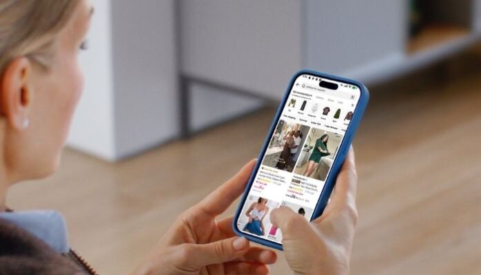 TikTok Shop Woman using tiktok shop