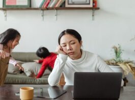 9 Daily Mantras For The Overwhelmed Working Mom