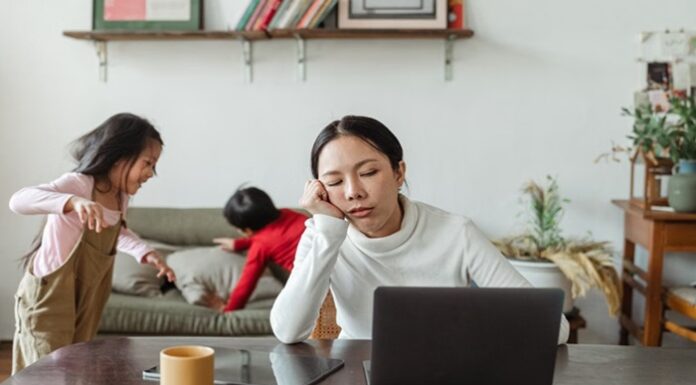 9 Daily Mantras For The Overwhelmed Working Mom