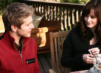 10 Gilmore Girls Moments That Made You Forever Team Logan