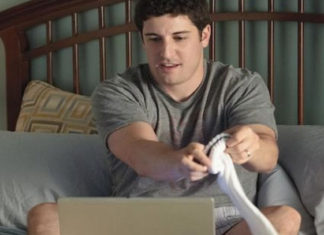 Should You Be Mad If Your Boyfriend Still Watches Porn?