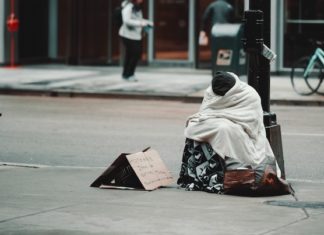 How You Can Effectively Start Helping The Homeless Youth