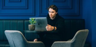 Why Dating Resumes Should Absolutely Be A Thing