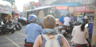 7 Pro-Tips To Avoid Looking Like A Tourist While You Travel